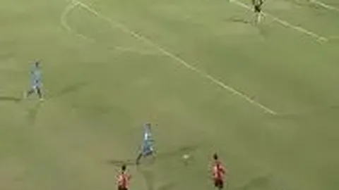 标题改写：纽卡斯尔雄起！揭秘如何巧用身高优势，稳固定位球防守之道